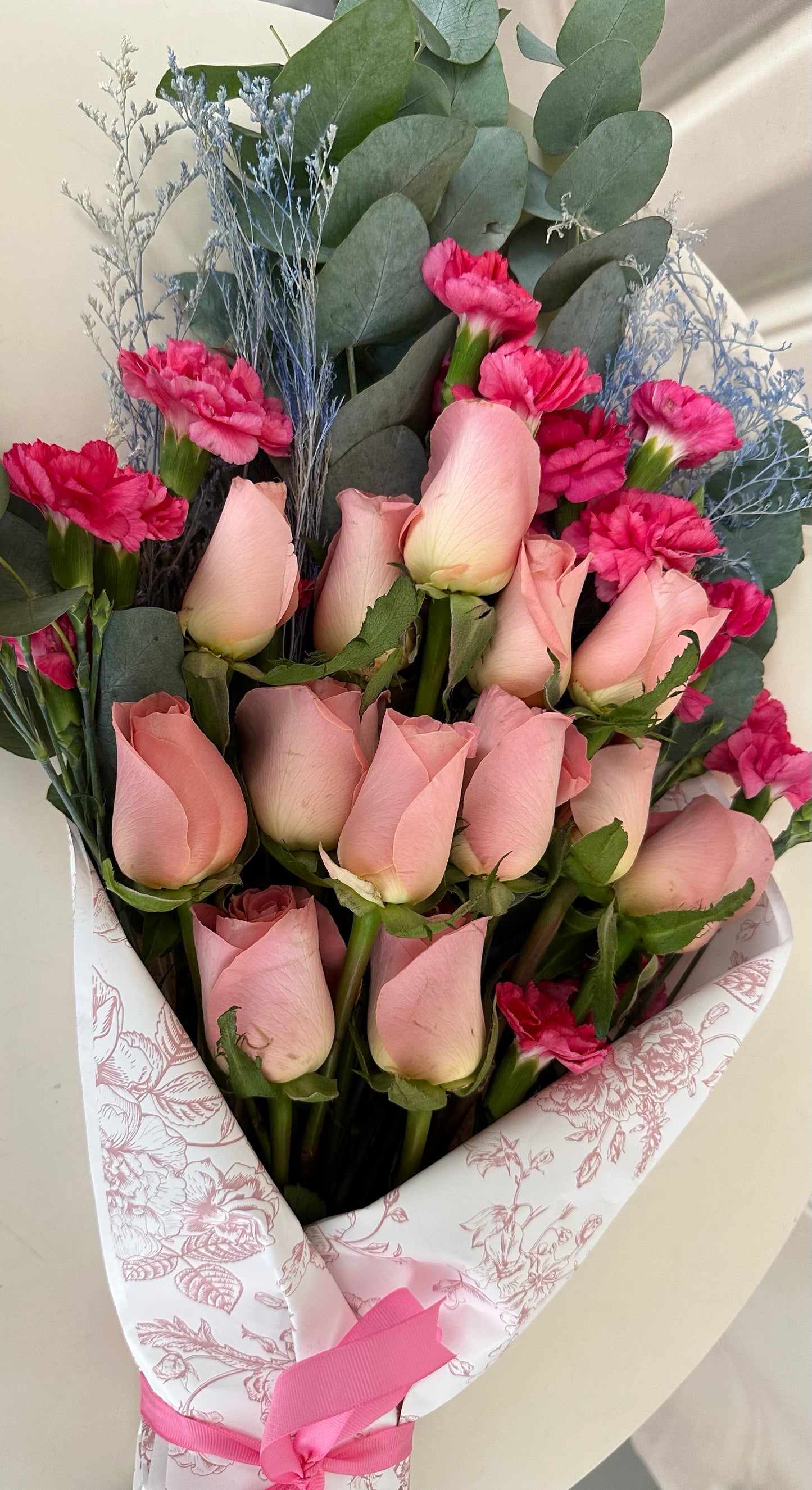 Caja con bouquet de flores